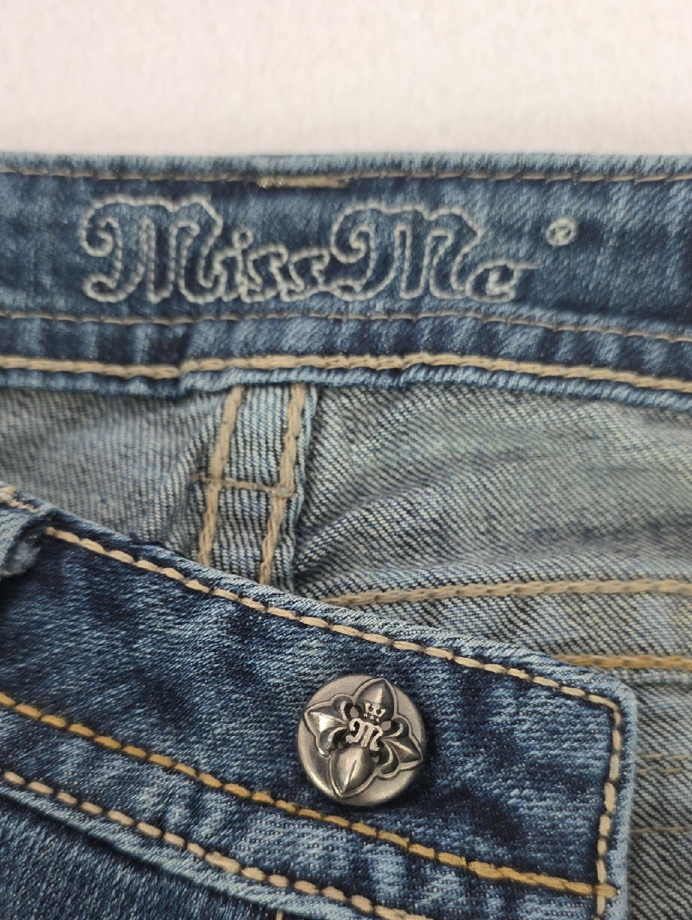 Miss Me Blue Denim Embroidered Bling Low Rise Bootcut Jeans Size 26 - Picture 7 of 11
